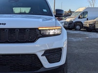 This Jeep Grand Cherokee has a dependable Regular Unleaded V-6 3.6 L/220 engine powering this Automa... (image 9)