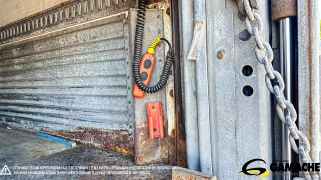 2009 MANAC 45' DRY VAN REMORQUE FERME AVEC HAYON ELEVATEUR in Heavy Equipment in Longueuil / South Shore - Image 13