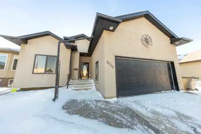 Upgraded College Park Raised Bungalow - Garage & AC, Ready to Go