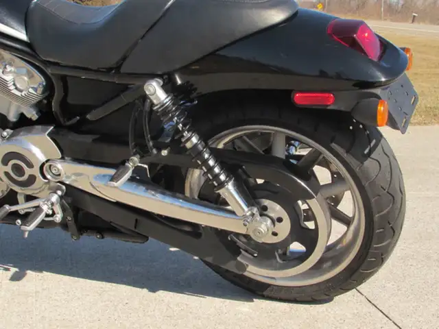 2006 Harley-Davidson VRSC R Street Rod in Street, Cruisers & Choppers in Leamington - Image 16