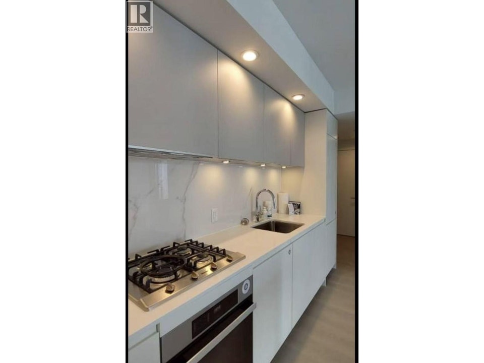 6537 TELFORD AVENUE Burnaby, British Columbia 3