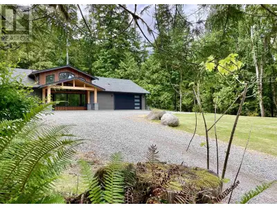 2061 TWIN CREEKS ROAD Langdale, British Columbia