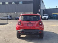 Come see this certified 2021 Jeep Renegade Trailhawk 4WD | Pano Sunroof | Kenwood Audio | Trailer Gr... (image 3)