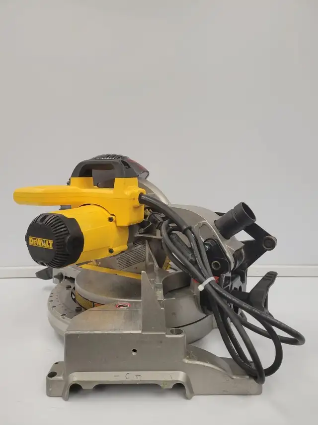 (67436-1) Dewalt DW713 Miter Saw in Power Tools in Calgary - Image 5