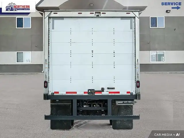 2018 Hino 195 2018 Hino 195 Cube Van / Box Truck – 5.1L Diese... in Cars & Trucks in Edmonton - Image 6