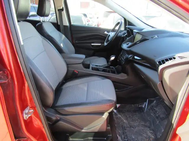 2019 Ford Escape SE 4WD Sport Appearance / Carplay / Navi / B.Ca in Cars & Trucks in Calgary - Image 31