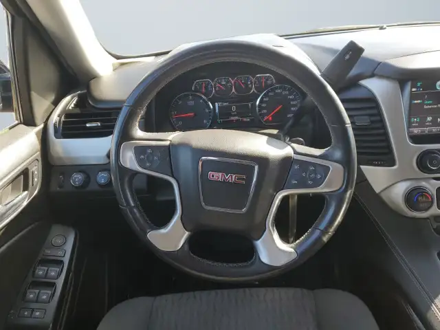 2020 GMC Yukon in Cars & Trucks in Medicine Hat - Image 13