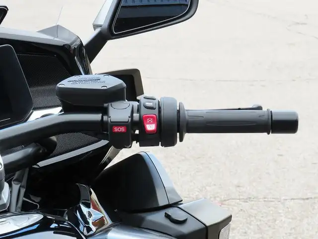 2024 BMW K 1600 B Exclusive in Sport Touring in Cambridge - Image 15