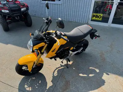 2014 Honda Grom(TM) Sport PRO-CIRCUIT EXHAUST 2,734 KM ASKING $3,250.00 NO GST, ASK ABOUT FINANCING...