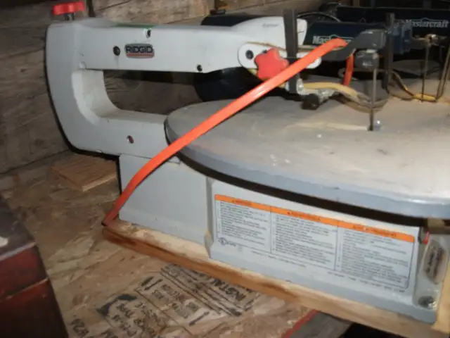 Seven Scroll Saw in Power Tools in Belleville - Image 2