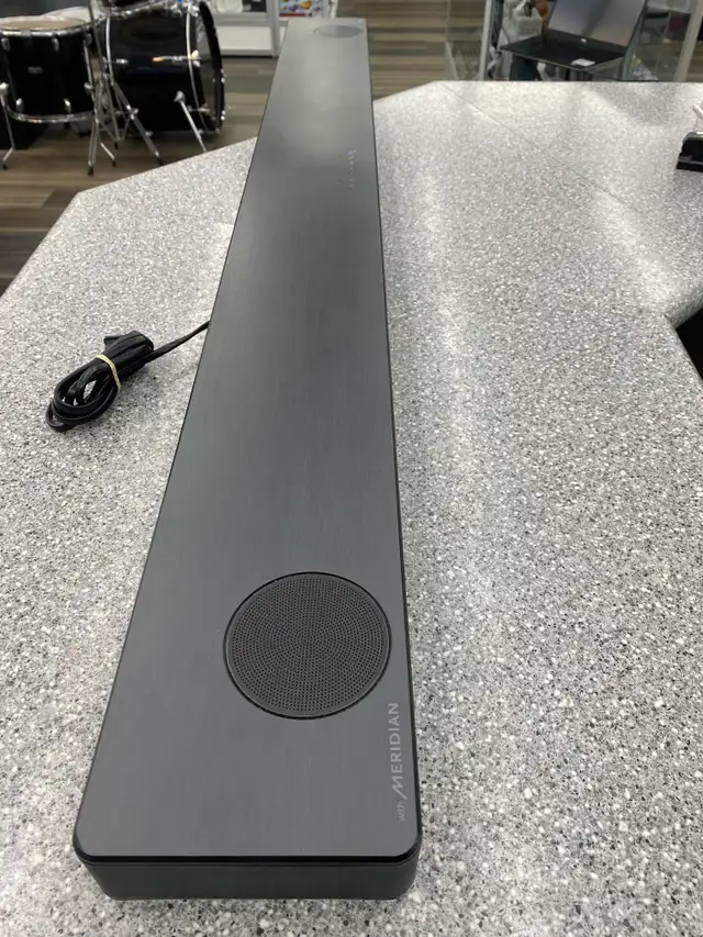 LG SN11RG Sound Bar in Stereo Systems & Home Theatre in City of Toronto - Image 2