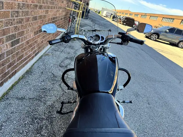 2010 Harley-Davidson V-Rod Muscle **LOW KMS** **EXTRAS** in Street, Cruisers & Choppers in Markham / York Region - Image 19