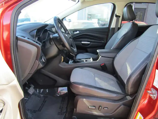 2019 Ford Escape SE 4WD Sport Appearance / Carplay / Navi / B.Ca in Cars & Trucks in Calgary - Image 15