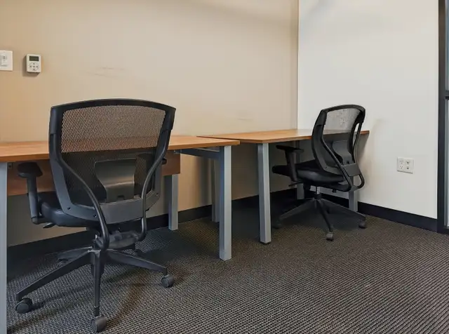 Dedicated Office with 1 person in Regus Waterloo - Waterloo in Commercial & Office Space for Rent in Kitchener / Waterloo - Image 3