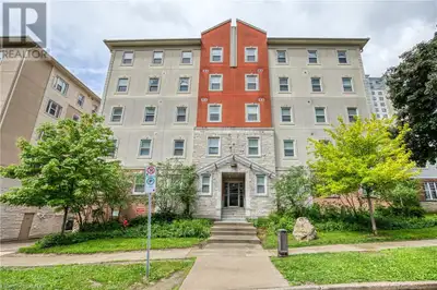 Bright & Furnished Student Bedroom Steps from Laurier/UW! (Rm 3)