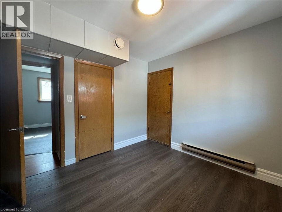 192 ALLEN Street E Unit# 3 Waterloo, Ontario 2