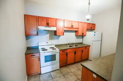 WELLAND - TWO BEDROOM DOWNTOWN - PARKING