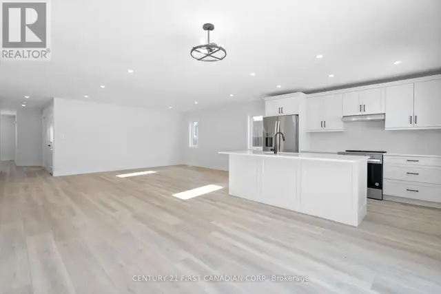 29 SHELDABREN STREET North Middlesex (Ailsa Craig), Ontario in Houses for Sale in Grand Bend - Image 17