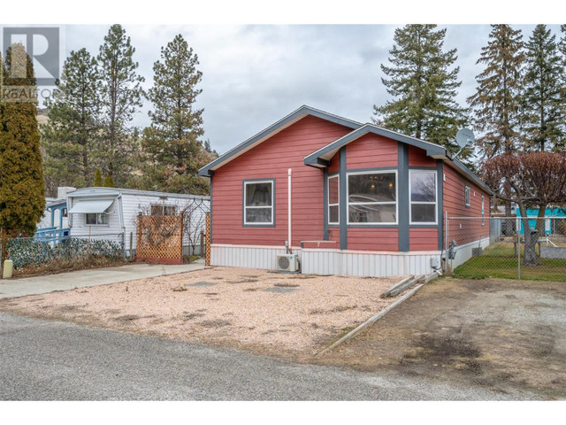 1302 Cedar Street Unit# 7 Okanagan Falls, British Columbia in Houses for Sale in Penticton - Image 2