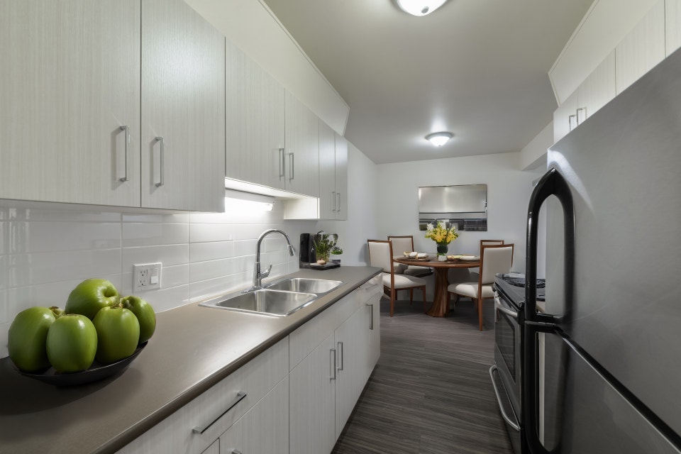 Riverview Plaza - 1 Bedroom Apartment for Rent 3