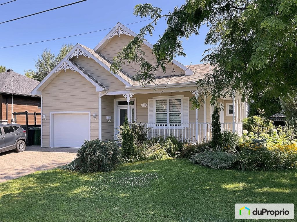 $584,000 - Bungalow for sale in Drummondville (Drummondville) — photo 1