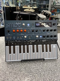 Arturia MicroFreak 25-Key Hybrid Synth City of Toronto Toronto (GTA) Preview