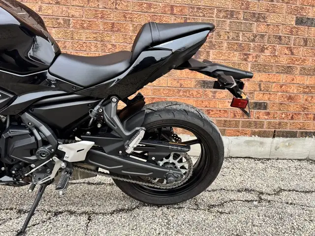 2020 Kawasaki Ninja 650 ABS **ONLY 2,000 KM** in Sport Bikes in Markham / York Region - Image 22