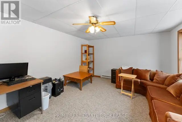 9856 HURON PLACE Lambton Shores (Grand Bend), Ontario in Houses for Sale in Grand Bend - Image 34
