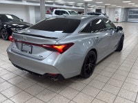 Built on Toyotas long-standing reputation for dependable full-size sedans, the 2019 Toyota Avalon XS... (image 5)