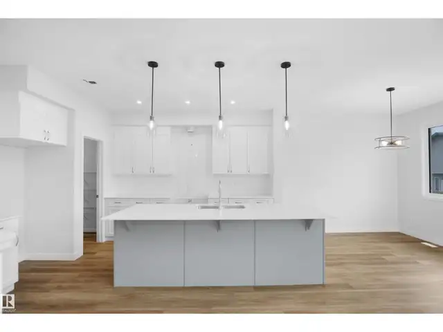 133 SUNLAND WY Sherwood Park, Alberta in Houses for Sale in Strathcona County - Image 14