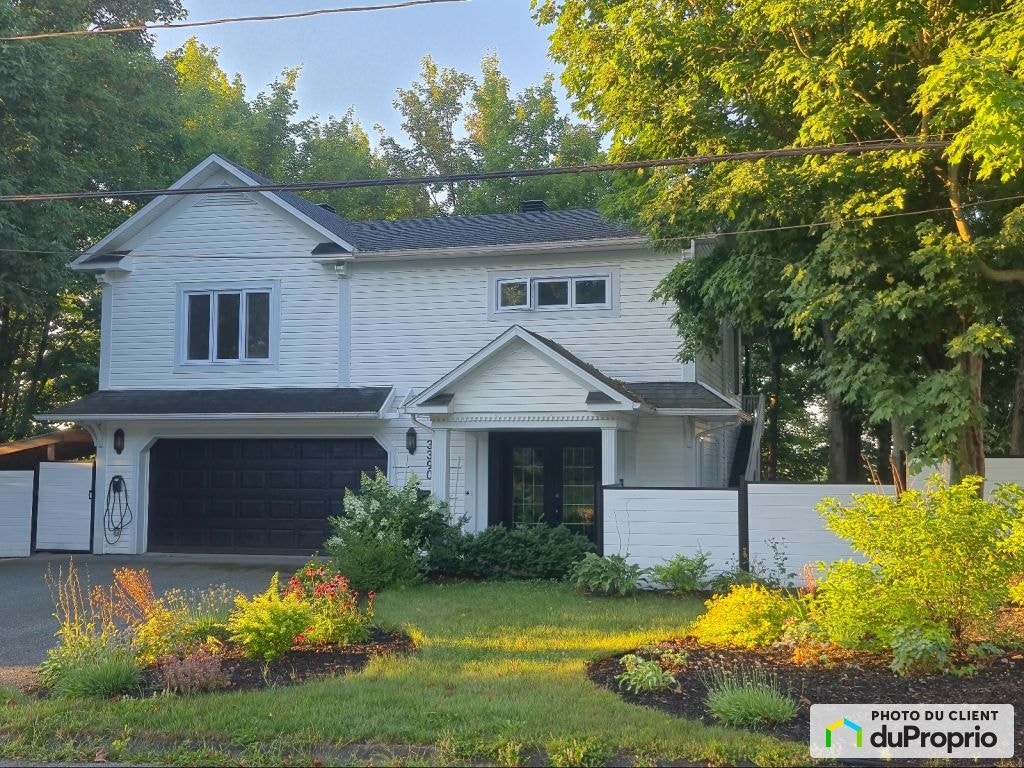 $589,900 - 2 Storey for sale in Sherbrooke (Jacques-Cartier) — photo 1