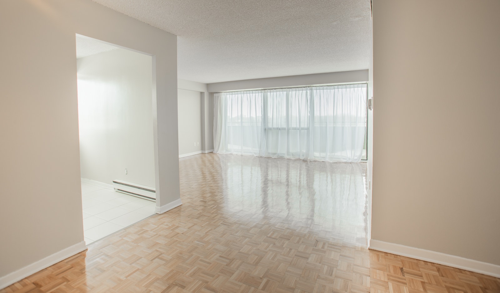 205 Rue Frobisher Dr — photo 1