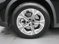 ONLY 27,000 KMS! BMW CERTIFIED, PREMIUM ESSENTIAL PACKAGE WITH PANORAMIC MOONROOF, HEATED SEATS, HEA... (image 4)