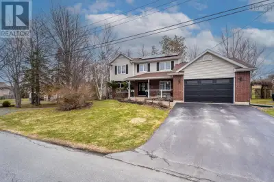 Welcome to 17 Pineview Crescent. This exceptionally maintained executive home is completely updated...