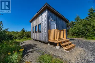 Amazing lifestyle opportunity! Enjoy a new life on 7.49 acres of level farm land rich in organic mat...