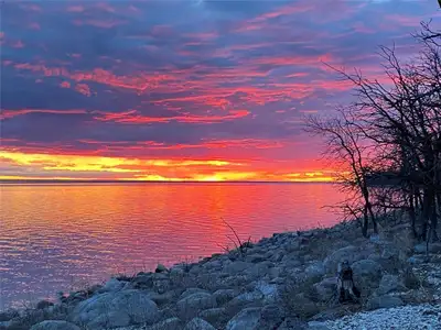 R31//Ste Rose Du Lac/Enjoy peace and tranquility on the Eastern shore of Lake Dauphin in this 672 sq...