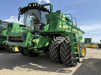 Welcome to Horizon Ag & Turf Location: Horizon Ag & Turf Lloydminster 2025 John Deere X9 1000 Combin...