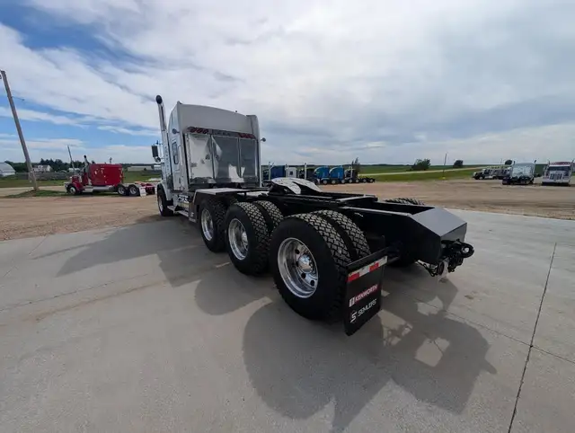 2019 KENWORTH T800 in Heavy Trucks in Saskatoon - Image 9