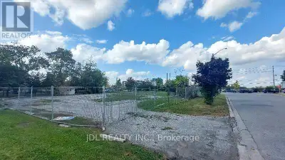 Attention Builders and Investors! Vacant Land for sale! Design and Drawing of a 5000 Sqft detached h...
