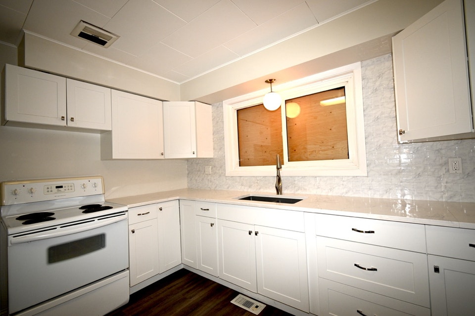 3-Bedroom 1.5-Bathroom l 594 Central Street East l Townhouse 1