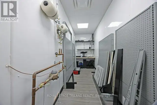 985 TALBOT STREET St. Thomas, Ontario in Commercial & Office Space for Rent in London - Image 11