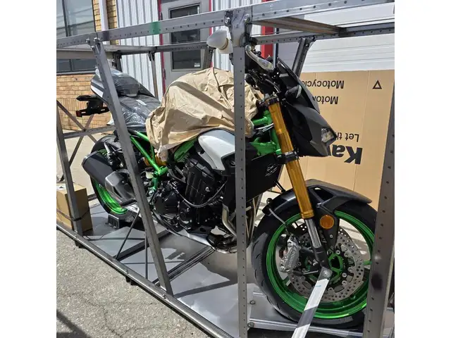 2026 Kawasaki Z900 SE in Sport Bikes in Brantford - Image 3