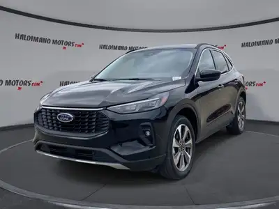 This Ford Escape has a powerful Turbo Gas 4cyl 2.0L engine powering this Variable transmission. Powe...