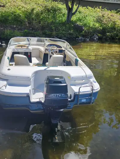The 1997 Glastron SE-170 is a 17-foot fiberglass bowrider boat designed for day-cruising and watersp...