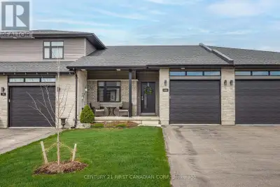 Welcome to 100 Rowe Avenue in the lovely community of Exeter-just 20 minutes to the shores of Lake H...