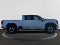 Welcome to Capital GMC! This 2026 GMC Sierra 3500HD in Polar White Tricoat is equipped with 4WD and... (image 5)