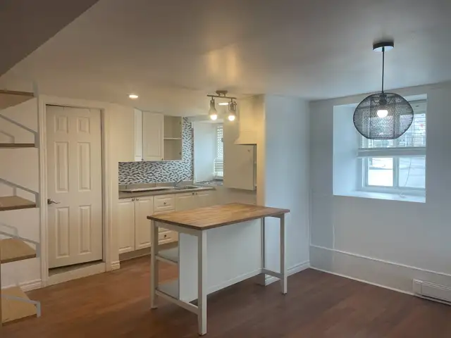 Beau grand 3 1/2 style loft, Beauport juillet WIFI