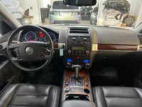 2007 Volkswagen Touareg a rare find in this condition for the year. * 234,352 KM * Clean Carfax No A... (image 9)