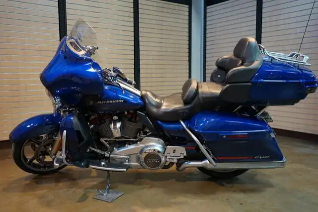 2020 Harley-Davidson FLHTKSE - CVO Limited in Sport Touring in Lethbridge - Image 9