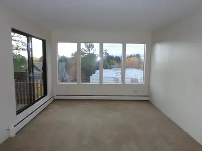 FERNWOOD – 1 bdm TOP floor Vista Royale is within walking distance to downtown Victoria. "WalkScore"...